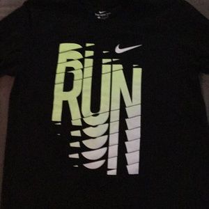 Men’s black gently worn Nike Run t-shirt